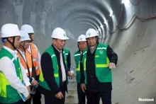 PM Pham Minh Chinh inspects the underground section at the S11 Van Mieu station of the Nhon – Hanoi Station railway line on February 22. (Photo: hanoimoi.vn)
