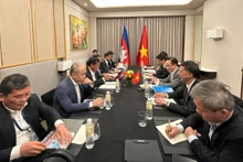 Minister of Foreign Affairs Le Hoai Trung has a meeting with Cambodian Minister of Foreign Affairs and International Cooperation Prak Sokhonn on the sidelines of AMMR in Cebu, the Philippines (Photo: Minister of Foreign Affairs)