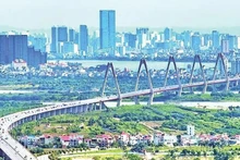 Nhat Tan Bridge, Ha Noi. (Photo: Quang Thai)