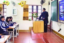 A technology lesson taught in English at Viet Bac High School.