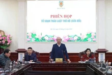 Deputy Minister of Justice Phan Chi Hieu speaks at a meeting of the Drafting Committee for the Law on the Capital (amended). (Photo: TL)