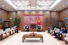 At a working session between General Secretary of the National Assembly (NA) and Chairman of the NA Office Le Quang Manh and Secretary General of the Jordanian House of Representatives Awwad A. O. Alghuwairi in Ha Noi on February 2. (Photo: daibieunhandan.vn)