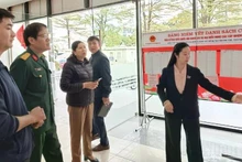 The Thanh Tri commune supervision delegation conducts field inspection at polling locations.