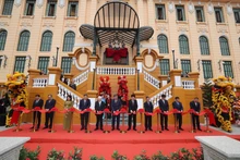 Party General Secretary To Lam, State President Luong Cuong and other officials cut the ribbon to officially inaugurate the renovated, upgraded and newly built headquarters of the Presidential Office at No. 2 Le Thach Street in Ha Noi on February 2. (Photo: VNA)