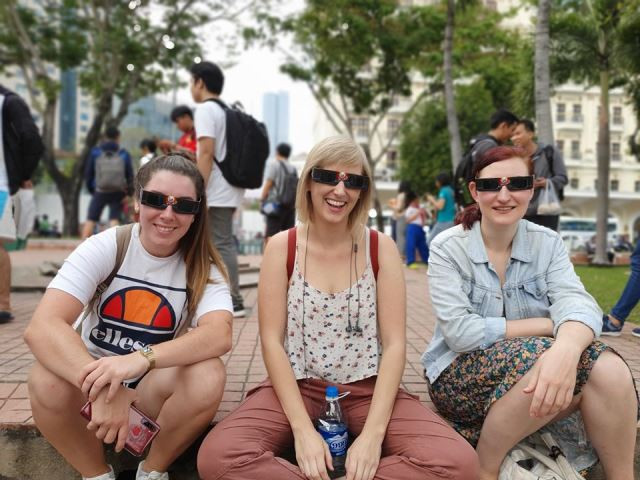 Vietnamese enjoy decade’s last solar eclipse ảnh 2 Vietnamese enjoy decade’s last solar eclipse ảnh 2