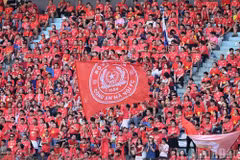 Ha Noi Police fans flock to Hang Day Stadium to cheer on their champions.