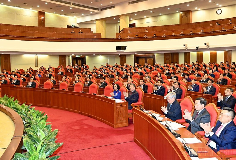 Fifth plenum of the 13th Party Central Committee opens ảnh 2