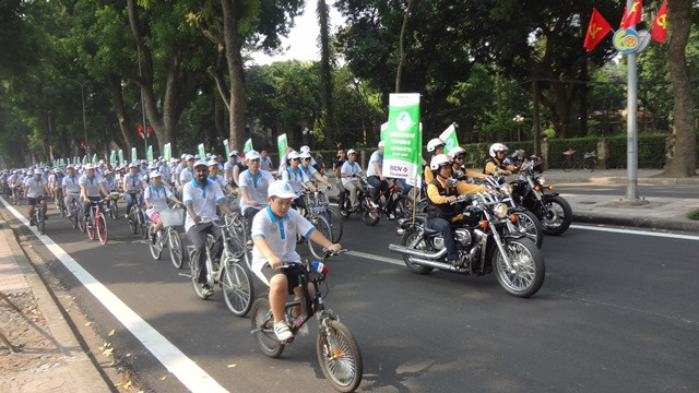 Cycling for improvement of urban environment and transport ảnh 7