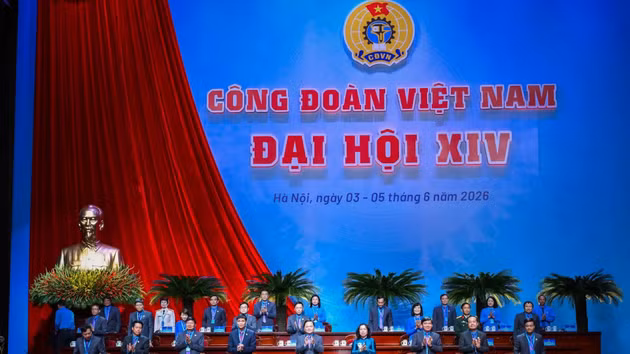 The Presidium, comprising 27 members, is approved by the 14th Viet Nam Trade Union Congress.