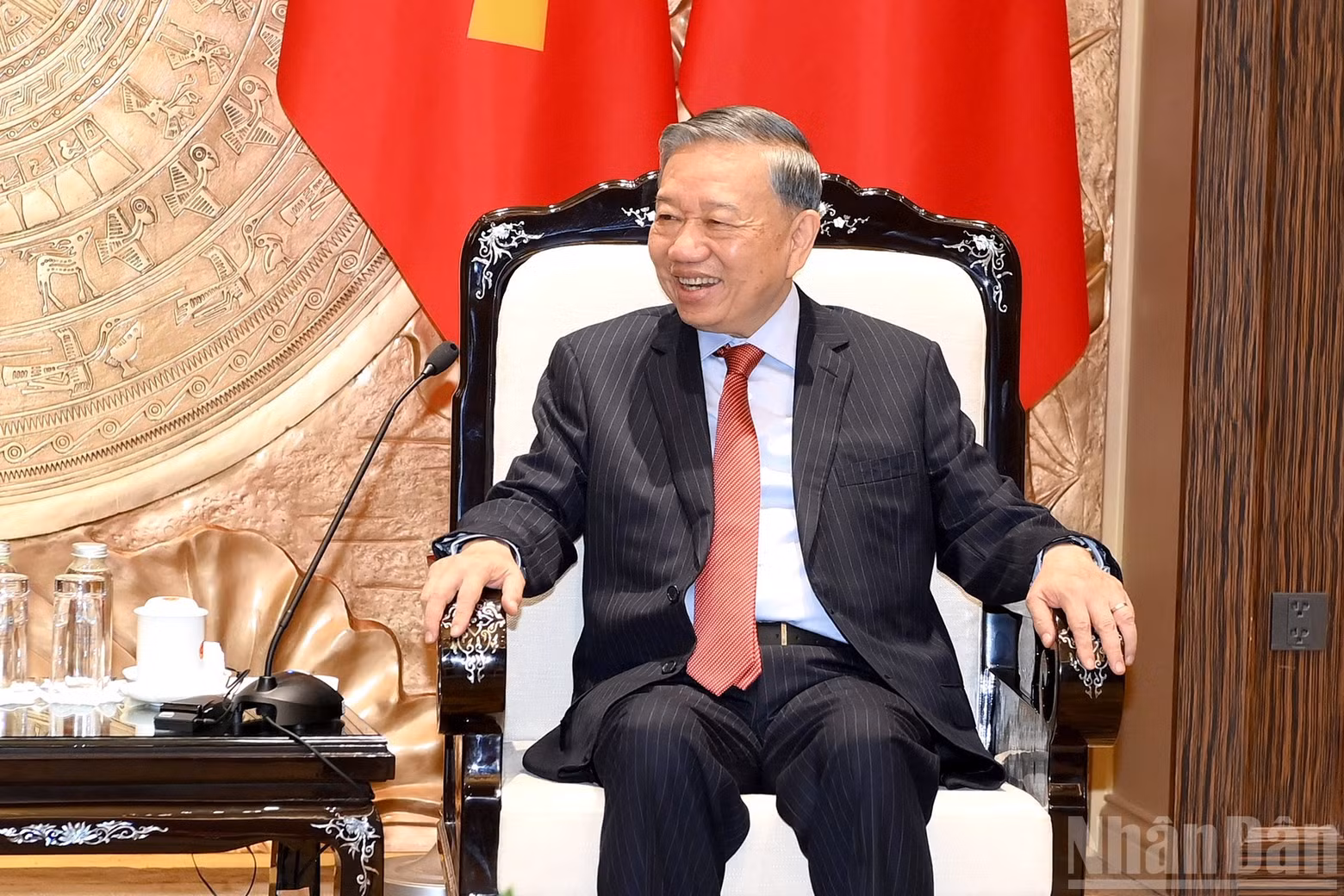 Party General Secretary and State President To Lam speaks at the reception for Lao Deputy Prime Minister and Minister of Justice Khamphan Phommathat.