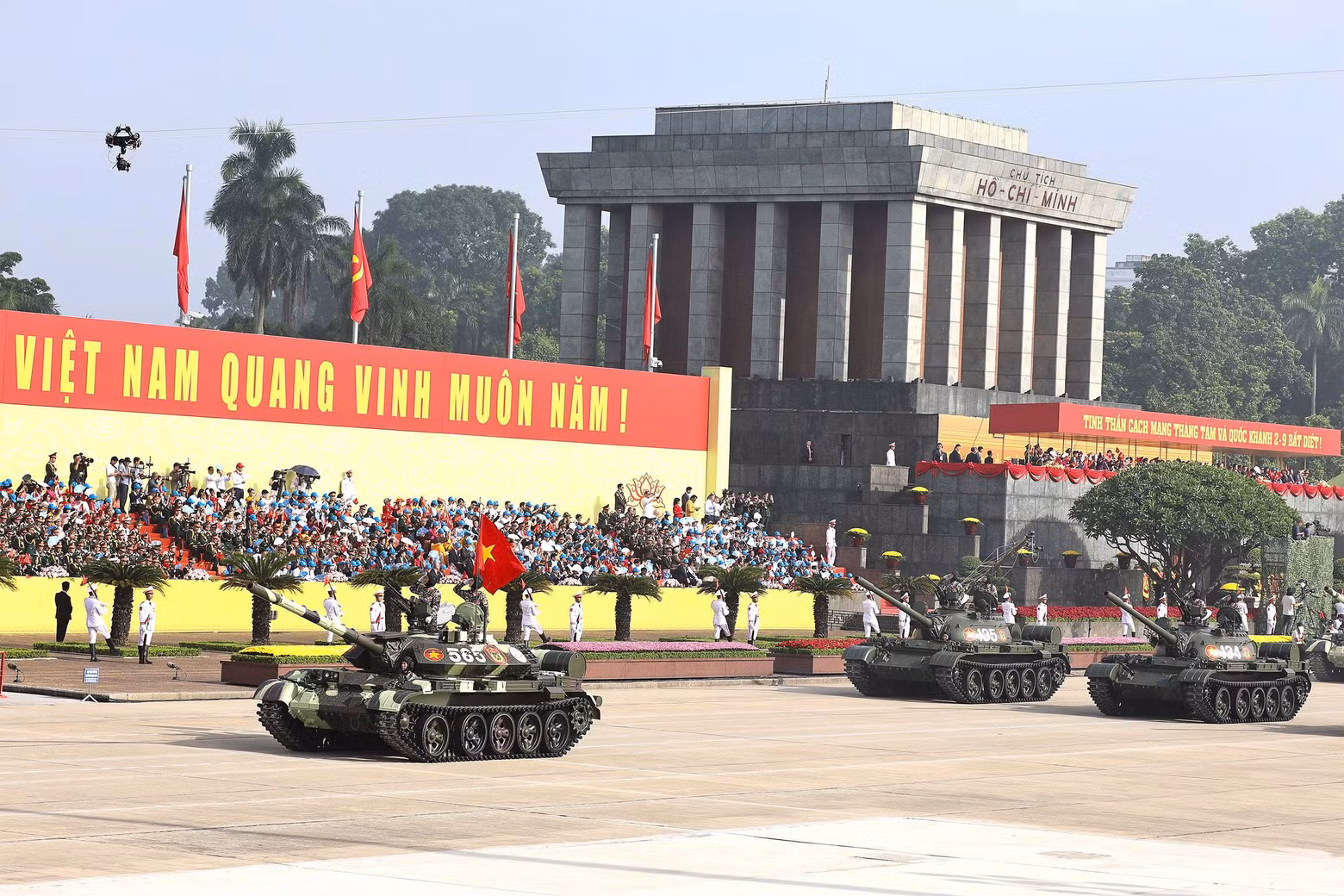 17-khoi-khi-tai-quan-su-hien-dai-tren-quang-truong-ba-dinh-trong-ngay-dai-le.jpg