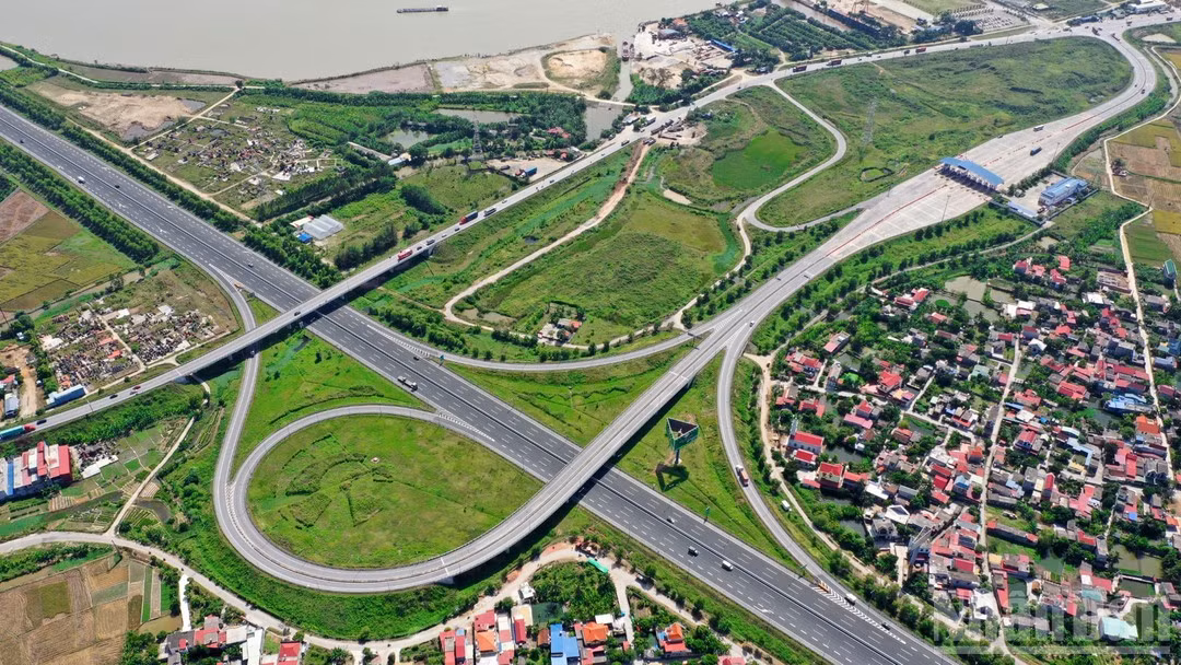 Traffic on the entire Ha Noi–Hai Phong Expressway has now reached 93% of its designed capacity. (Photo: DUY LAN)