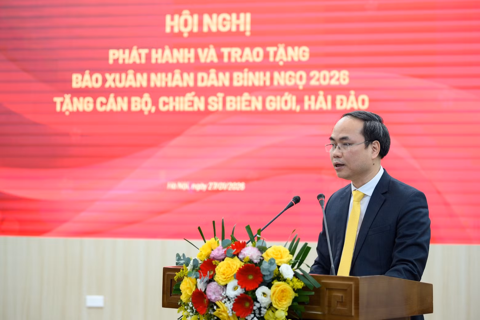 trao-tang-bao-xuan-cho-cb-cs-bien-gioi-hai-dao-0923.jpg