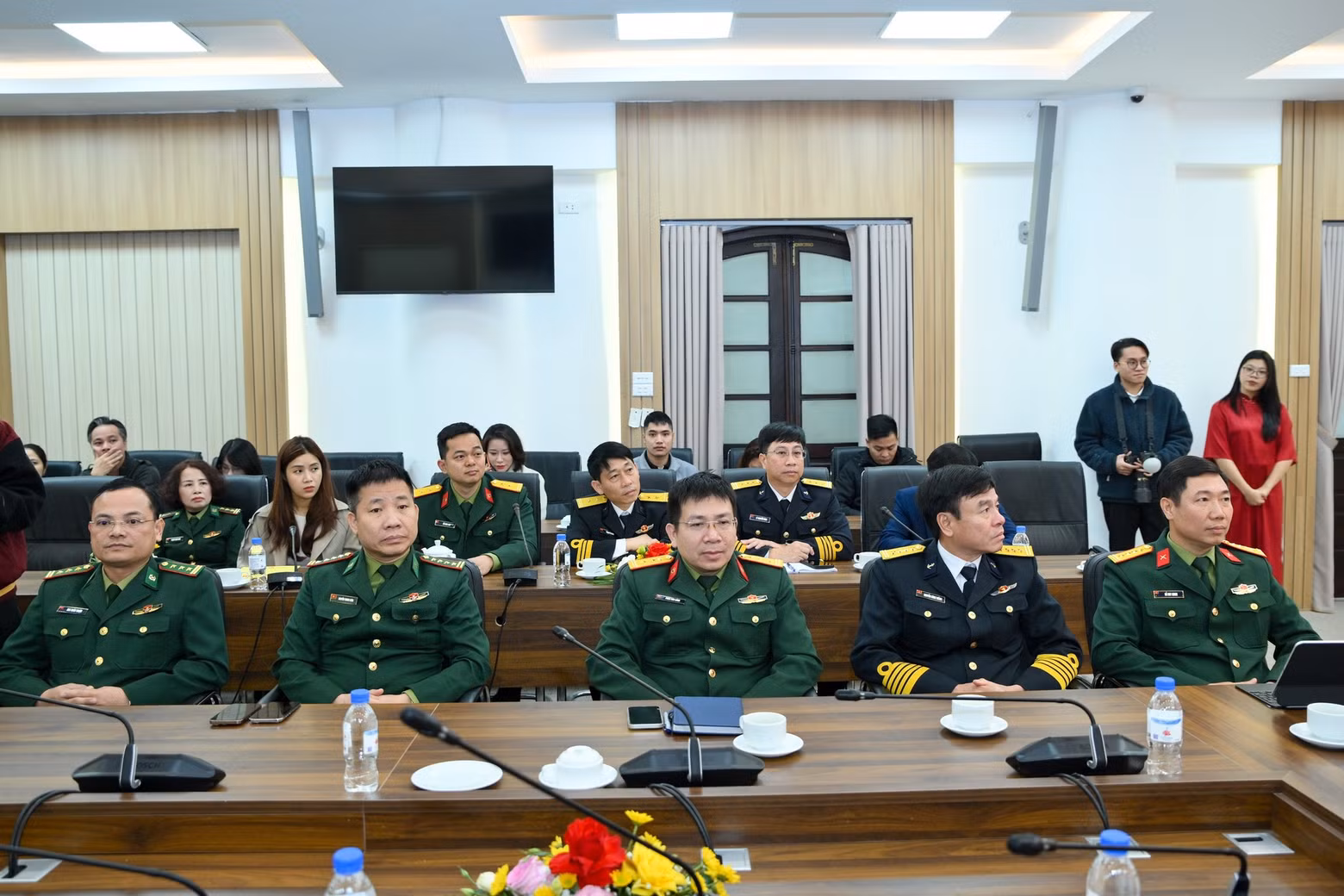 trao-tang-bao-xuan-cho-cb-cs-bien-gioi-hai-dao-0549.jpg
