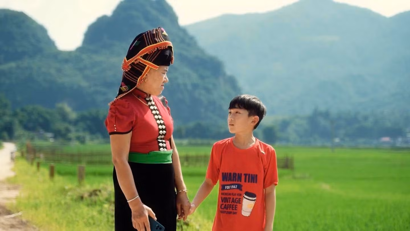 A scene from the film "Tomorrow’s Village Chief"