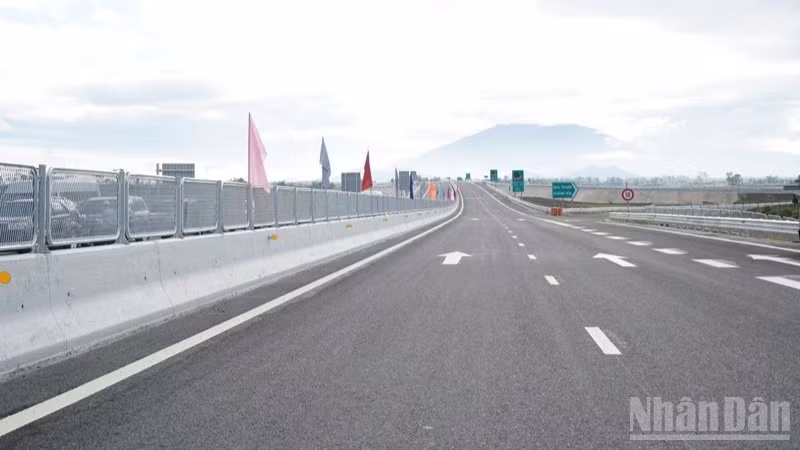 The Nha Trang-Dak Lak Expressway will help strengthen connectivity between coastal areas, the Central Highlands, and the region’s key economic zones. (Photo: NGUYEN TRUNG)