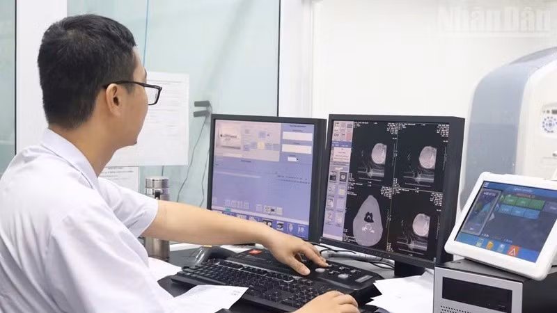 Training highly skilled personnel in technology is regarded as one of the keys to improving Khanh Hoa’s competitiveness in the future. (Photo: NGUYEN TRUNG)