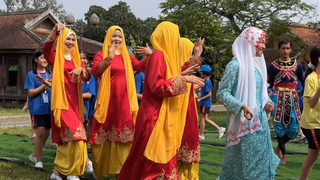 The vibrant colours of Cham Islam culture in Ha Noi. (Photo provided by the organisers)