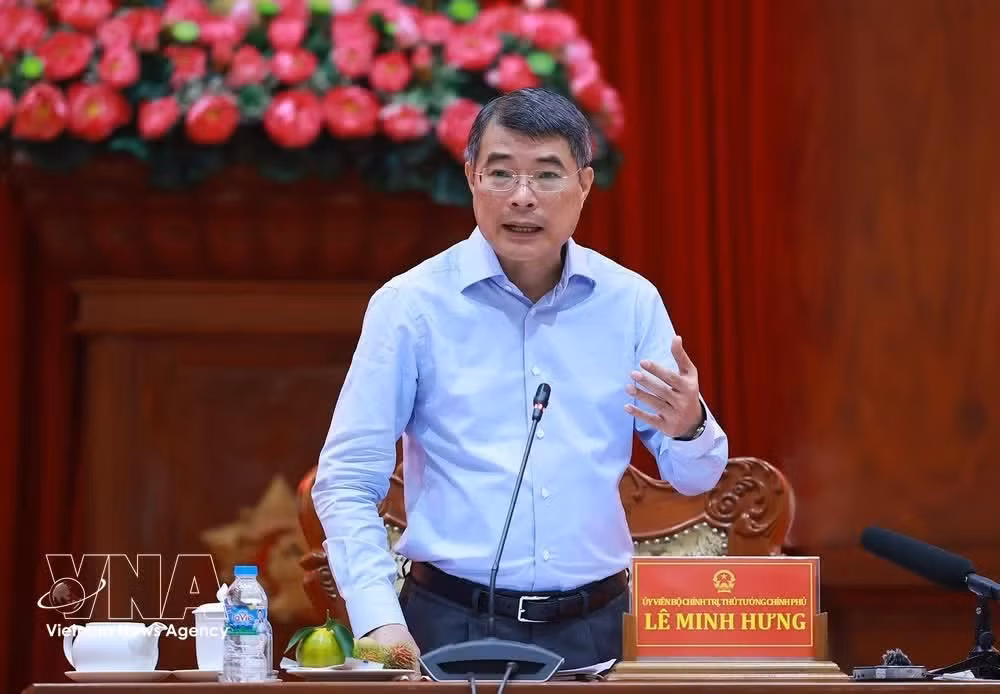 Prime Minister Le Minh Hung speaks at the working session with the Dong Thap provincial Party Committee’s Standing Board on May 27. (Photo: VNA)
