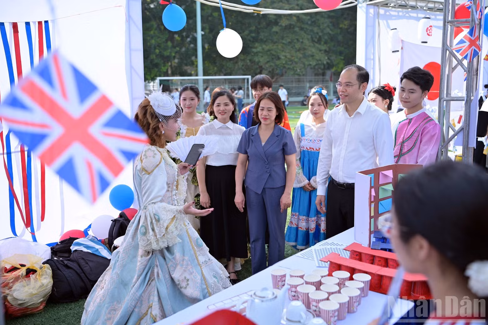In addition, Vietnamese traditional activities take place throughout the festival, helping introduce the country’s culture, people and distinctive values to international friends. (Photo: LINH PHAN)