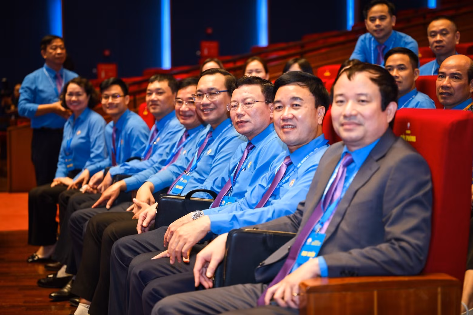 The congress reviews the implementation of the Resolution of the 13th Viet Nam Trade Union Congress for the 2023-2026 tenure, sets goals, tasks and breakthroughs for the new term, amending the Viet Nam Trade Union Charter and elects the Executive Board of the 14th Viet Nam General Confederation of Labour.