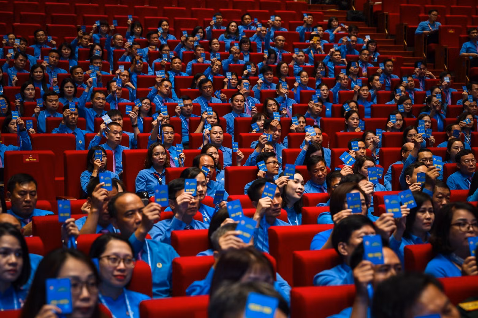 The congress is attended by 780 official delegates and 51 delegation delegations representing Federations of Labour of provinces and cities, central-level industrial trade unions, trade unions of economic groups and trade unions of corporations under the Viet Nam General Confederation of Labour, representing nearly 10 million trade union members nationwide.