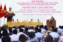 Prime Minister Pham Minh Chinh presides over the third meeting of the Government’s steering committee for science – technology development, innovation, digital transformation, and Project 06 in Ha Noi on July 20. (Photo: VNA)