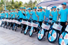 Young people take part in a cycling event to spread the message “Say no to tobacco for public health” (Photo: congly.vn)