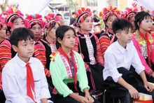 Students and local residents attend the groundbreaking ceremony at Hua Bum Inter-level Boarding School, Lai Chau Province (Photo: Ministry of Education and Training).