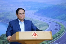Prime Minister Pham Minh Chinh, head of the state steering committee for nationally important and key transport projects, chairs the committee’s 23rd meeting in Ha Noi on January 30. (Photo: VNA)