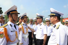 Major General Nguyen An Phong visits the naval forces who will join the grand military parade