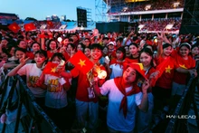 The concert left a deep impression and enthusiastic appreciation among 50,000 audience members, particularly young Gen Z individuals. (Photo: Le Cao Hai)