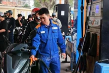 Fuel supply in Ha Noi remains stable. (Photo: VNA)