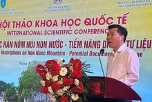 Nguyen Manh Cuong, Director of the provincial Department of Culture and Sports, speaks at the conference (Photo: baovanhoa.vn)