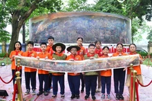 Nhan Dan's panorama edition was also used as a study material in schools. 