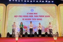 Delegates launch the fair