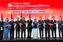 Participants pose for a group photo at the 15th China-ASEAN Prosecutors-General Conference in Hong Kong on September 23. (Photo: baovephapluat.vn)