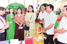Exhibition of outstanding startup products and green economy-oriented products in the Mekong Delta Region. (Photo: HUU NGHIA)