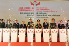 Senior defence officials from Viet Nam and China attend the groundbreaking ceremony for the Hai Son Friendship Medical Station on March 18.