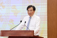 Minister-Chairman of the Government Office Tran Van Son speaks at the press briefing on July 3. (Photo: VGP)