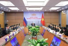 NA Vice Chairman Nguyen Khac Dinh presides over an online meeting between the Viet Nam – Russia Parliamentary Friendship Group of the Vietnamese NA and the Group for Cooperation with the Vietnamese NA of the Russian Federation Council on November 7. (Photo: vietnam.vn)