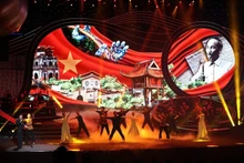 A performance at the art programme entitled ‘Unwavering Trust and Love for the Party’. (Photo: VOV)