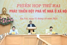 Prime Minister Pham Minh Chinh speaks at the second meeting of the Central Steering Committee for Housing Policy and Real Estate Market in Ha Noi on October 11, 2025. (Photo: VNA)