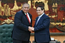 Prime Minister Pham Minh Chinh (R) receives Minister of Foreign Affairs and Cooperation of Timor-Leste Bendito dos Santos Freitas in Ha Noi on September 16, 2025. (Photo: NDO)