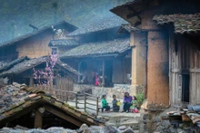The construction of a ‘trinh tuong’ house reflects the Mong ethnic people's resilience, solidarity, and creativity.