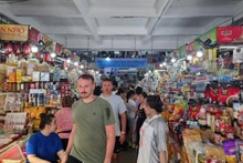 Business activities at Han Market, Da Nang City. (Photo: ANH DAO)