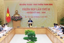 Prime Minister Pham Minh Chinh, Chairman of the Central Council for Emulation and Commendation for the 2021–2026 tenure, chairs the council’s 12th session in Ha Noi, June 28, 2025. (Photo: NDO)