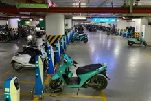 Dedicated electric motorcycle and car charging station at the Lieu Giai Tower apartment complex in Ha Noi. (Photo: THE BANG)