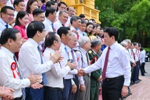 State President Luong Cuong meets with veteran and outstanding journalists on June 20. (Photo: NDO)