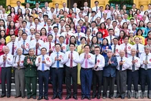 State President Luong Cuong meets with outstanding journalists in Ha Noi 